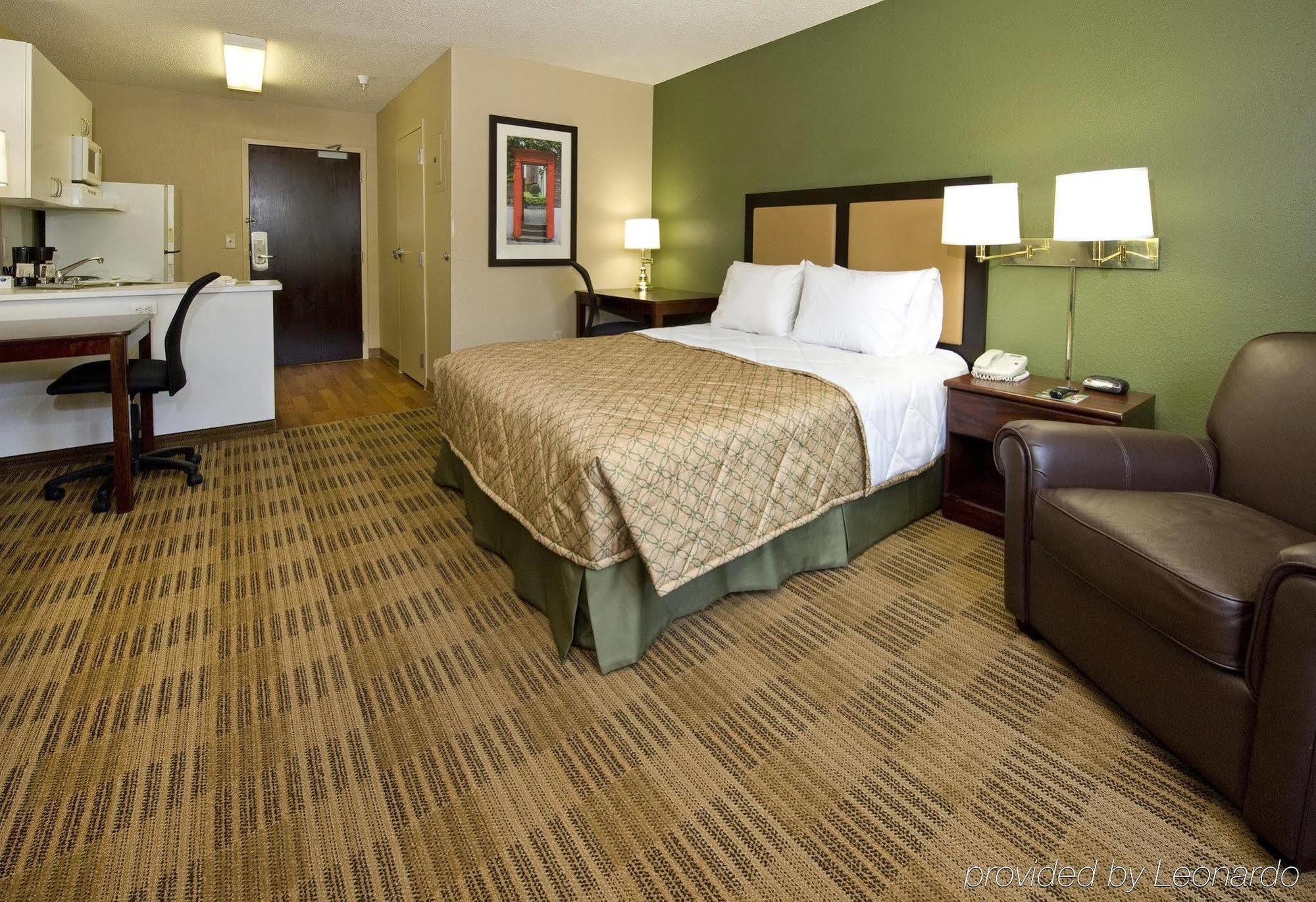Extended America - Los Angeles - Torrance Harborgate Way 2*
